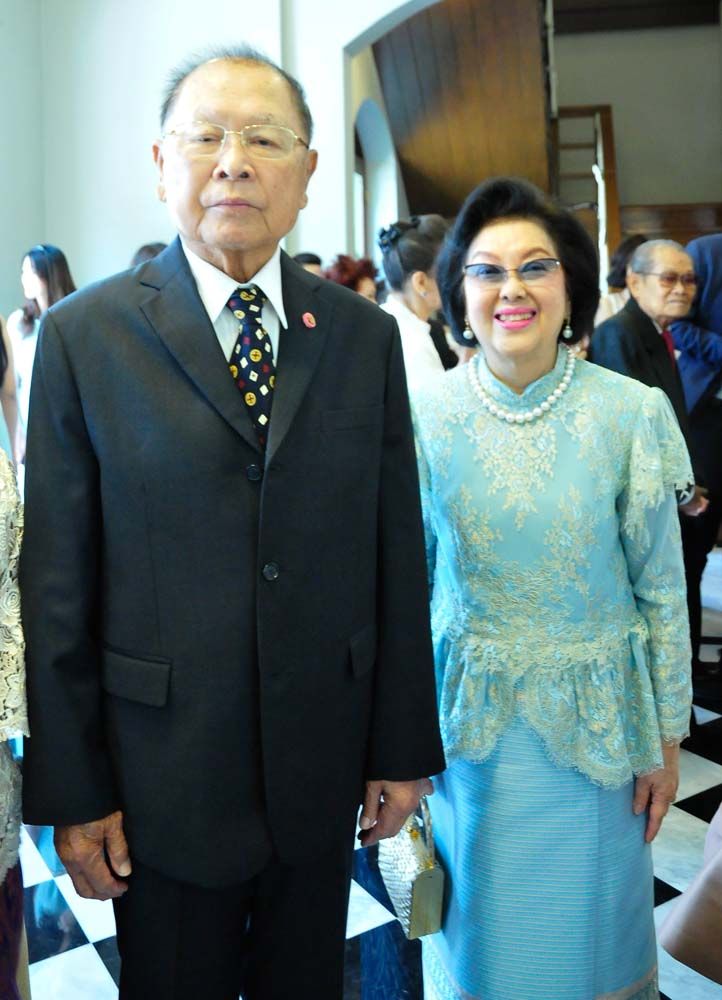 อดีตอธิบดีกรมตำรวจ พล.ต.อ.ประทิน-กุณฑลา สันติประภพ