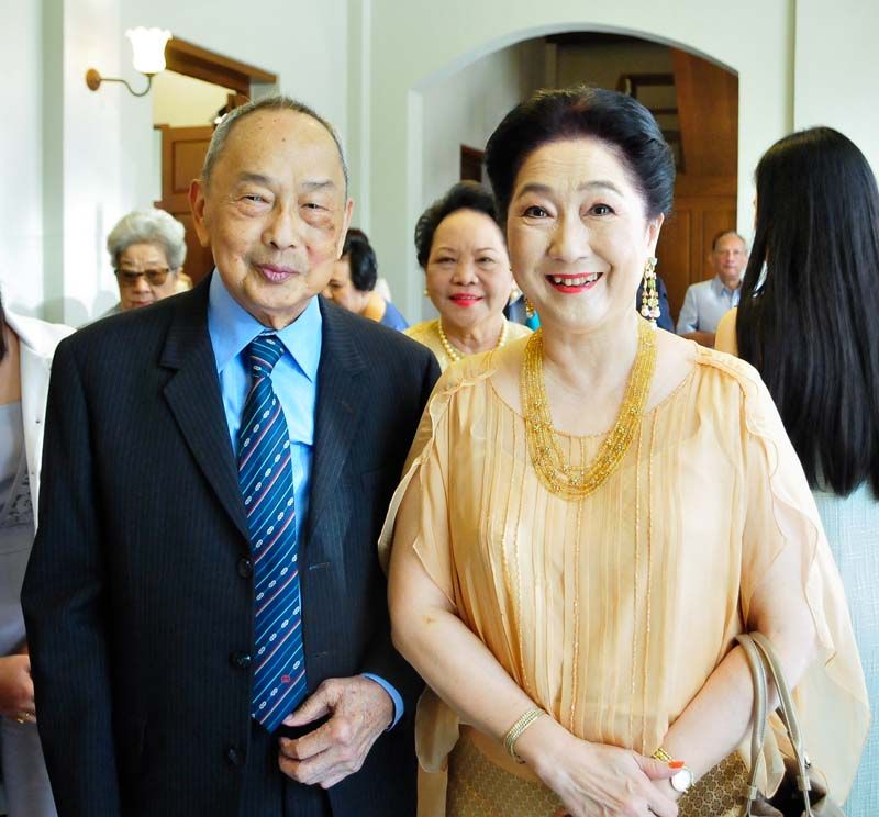 พล.ต.ท.โกศล ลิมปิชาติ และ ผาณิต พูนศิริวงศ์