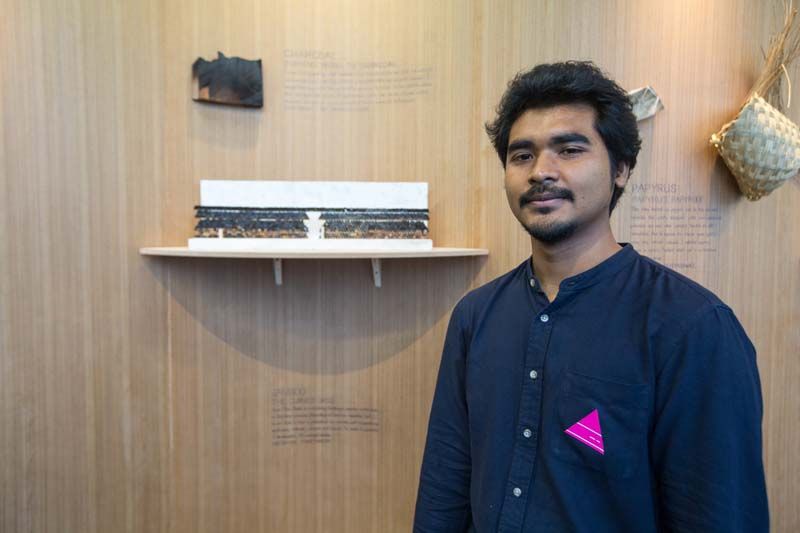 ชัยเศรษฐ เศรษฐสกุลชัย เจ้าของผลงาน CHARCOAL ที่นำไม้มาผ่านกระบวนการเผาไฟ