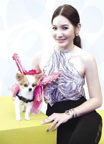 แพรวปรียา ชุมสาย ณ อยุธยา และ น้องคุณนาย