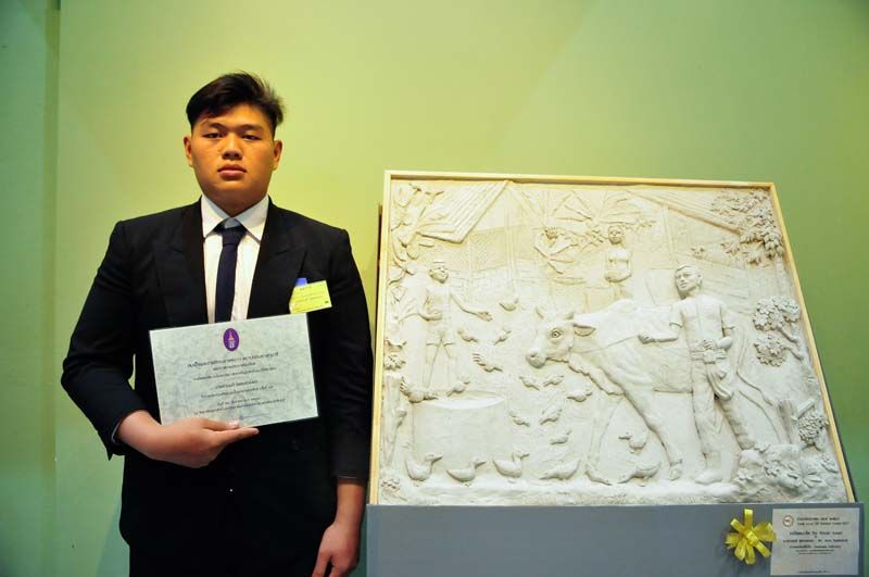 อานนท์ สุพรรณนอก ชนะเลิศ ประเภทเยาวชน ปั้นปูนสำเร็จรูป ทีพีไอ เรื่อง คำสอนของพ่อหลวง