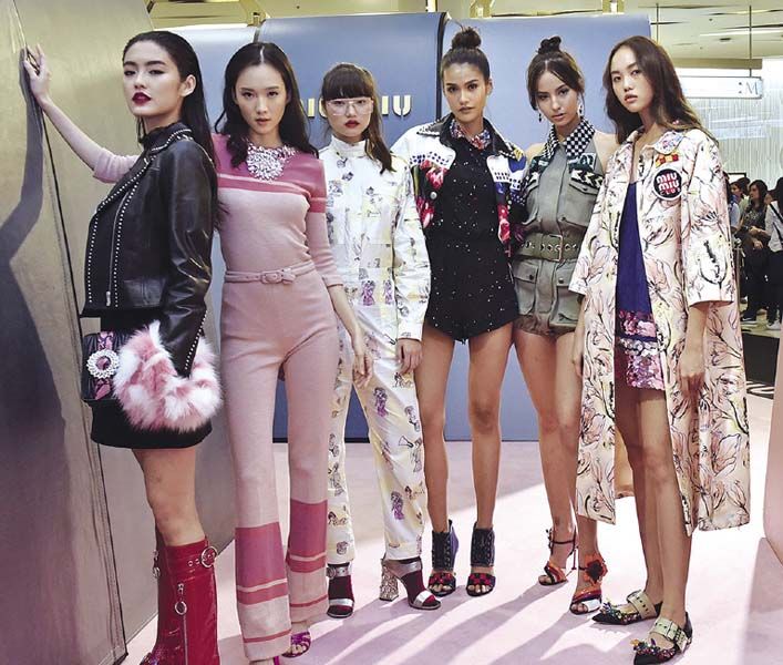 จ.	เหล่าแฟชั่นนิสต้าที่ชื่นชอบ MIU lady 