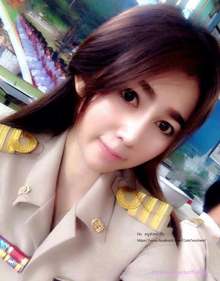 ครูนก โรงเรียนบ้านยางน้ำกลัดใต้