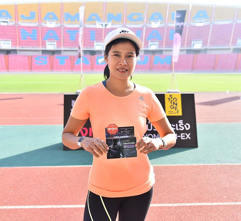 จีรภา จุลมาตย์ คว้ารางวัลหมูน่องเหล็ก
