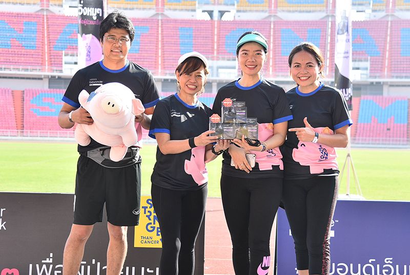 สุชาดา ธีรวชิรกุล มอบรางวัล “Top 3 Heavy Weight” ให้แก่ทีมหมูทรงพลัง

