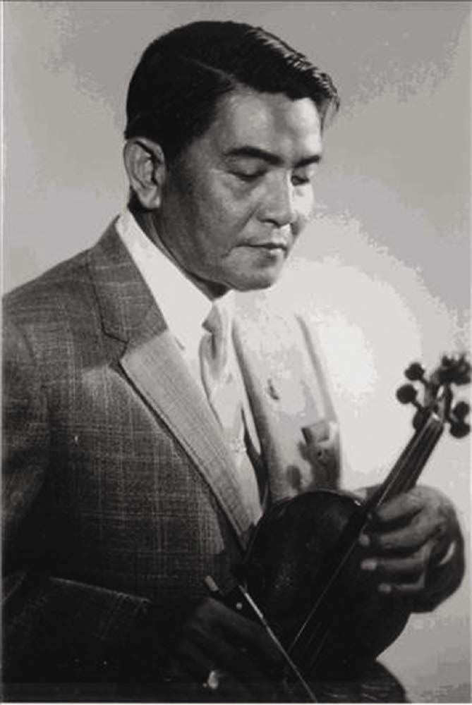 ครูเอื้อ สุนทรสนาน