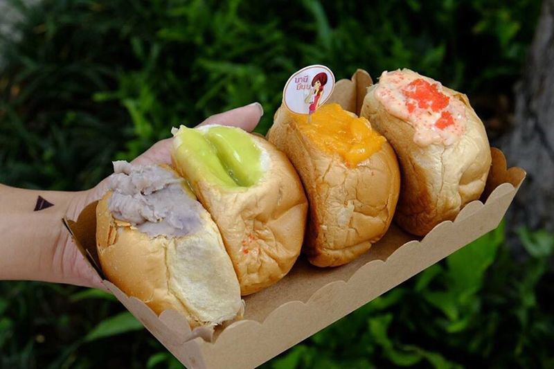 ขนมปังหน้าเยิ้ม ร้านมานีมีนม