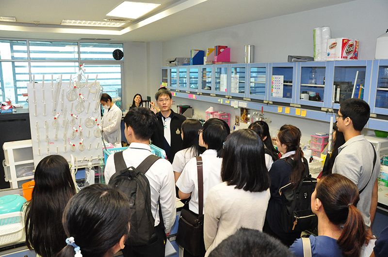 เยี่ยมชมห้องปฏิบัติการแนวใหม่ที่ทันสมัย