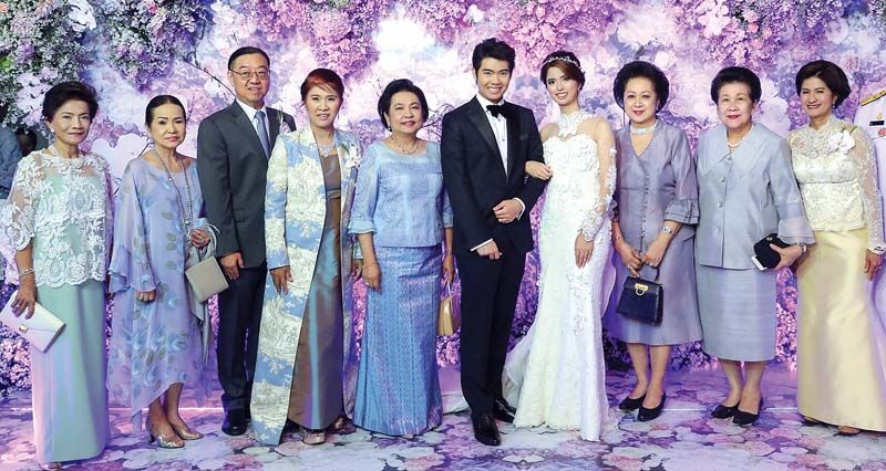 (ขวา) ท่านผู้หญิงจรุงจิตต์ ทีขะระ,ท่านผู้หญิงภรณี มหานนท์,ประจิตรา ,ประทีปะเสน,คุณหญิงสุภรณ์ วิจิตรานุช 
