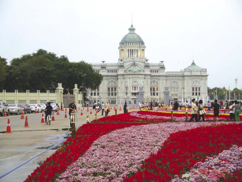 พระลานพระราชวังดุสิต