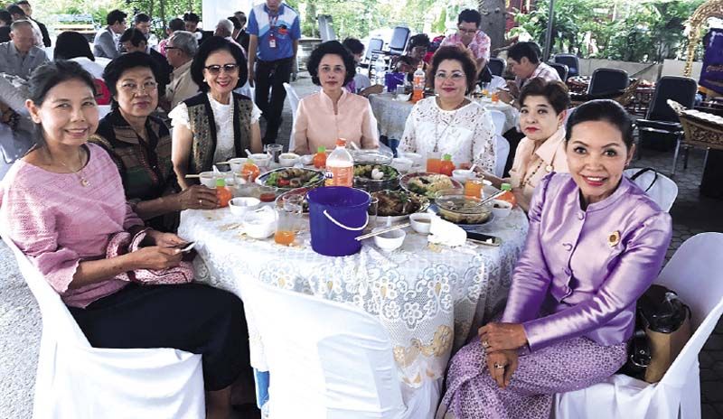 ฉฏา สีบุญเรือง,พัชรา มาดล, ปารณีย์ รุ่งโรจน์สุวรรณ,ลดา รุธิรกนก