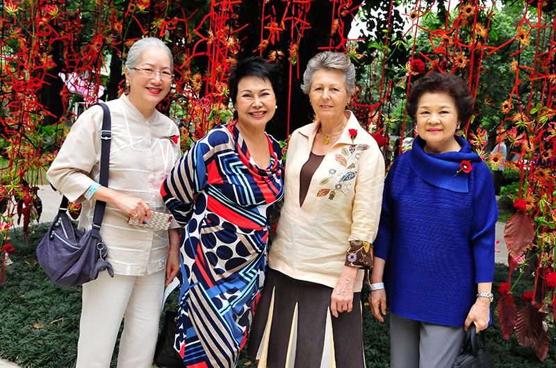 ศิริรัตน์ บุณยเกตุ, นารี กวิตานนท์, คารีน อุดมสรยุทธ์ และ ลลิดา โปษยานนท์ 