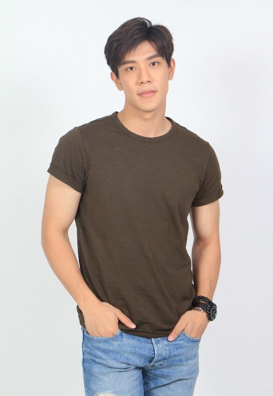 เกรท-สพล  อัศวมั่นคง			รับบท		“เสาเอก”
นักศึกษาหนุ่มชั้นปีที่ 2 คณะสถาปัตยกรรมศาสตร์  หนึ่งในเพื่อนชายที่ร่วมแชร์บ้านเช่ากับ น้ำว่าน (เกรซ)  ออกจะกวนๆ เก็กๆ แต่ก็เป็นคนมีเหตุผล  ยามว่างเสาเอกชอบฟังเพลง และวาดรูป  แถมยังเป็นเทพด้านการออกแบบ  เพอร์เฟ็กท์ขนาดนี้สาวๆ เพียบแน่นอน  ทั้ง ออย (คุกกี้) , เจ๊วุ้นเส้น (หมิว) และ พี่ก้อย (หมวย) ต่างพร้อมมอบหัวใจให้เสาเอกคนเดียว  มีเพียง น้ำหวาน (เหม่เหม) ที่ไม่ถูกโรคกับเสาเอกเอาซะเลย
