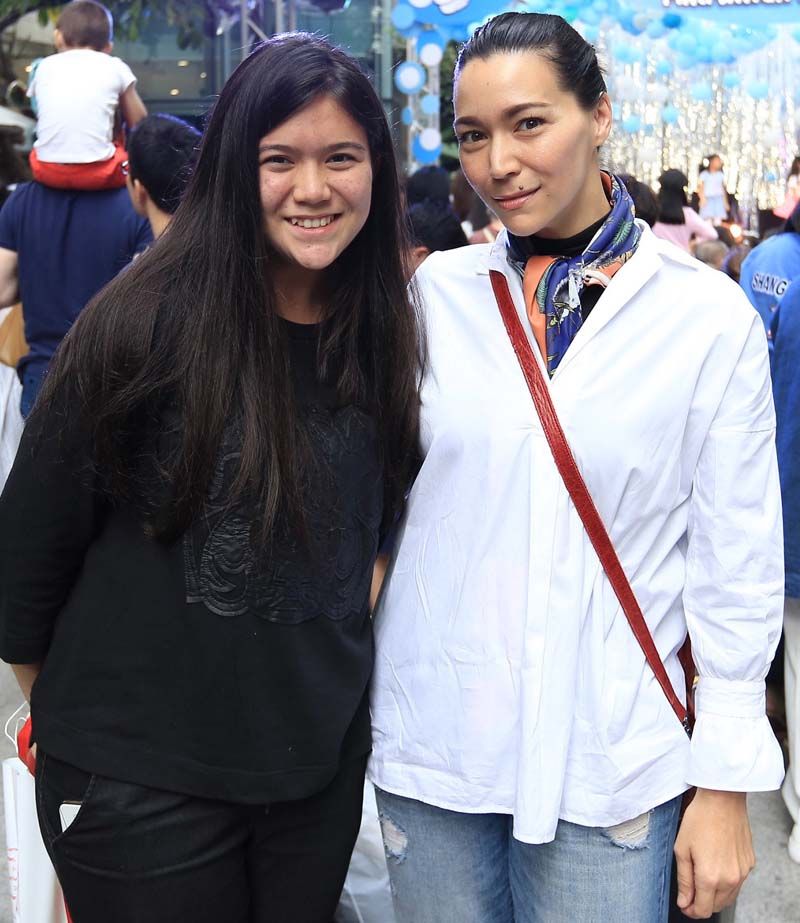 ลอร่า-ศศิธร วัฒนกุล และลูกสาวน้องโมนิก้า-ศิศิรา 