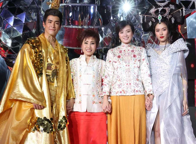 ธีรเดช เมธาวรายุทธ,วิภาดา-ณิชยา ธรรมาวรานุคุปต์ และ ตรีชฎา เพชรรัตน์