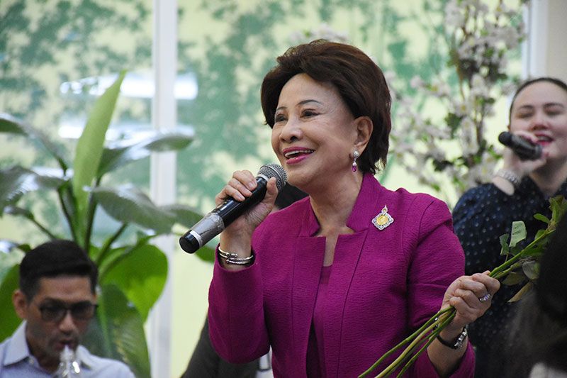 ท่านผู้หญิงวิระยา ชวกุล ร่วมสร้างรอยยิ้มให้กับผู้ป่วย

