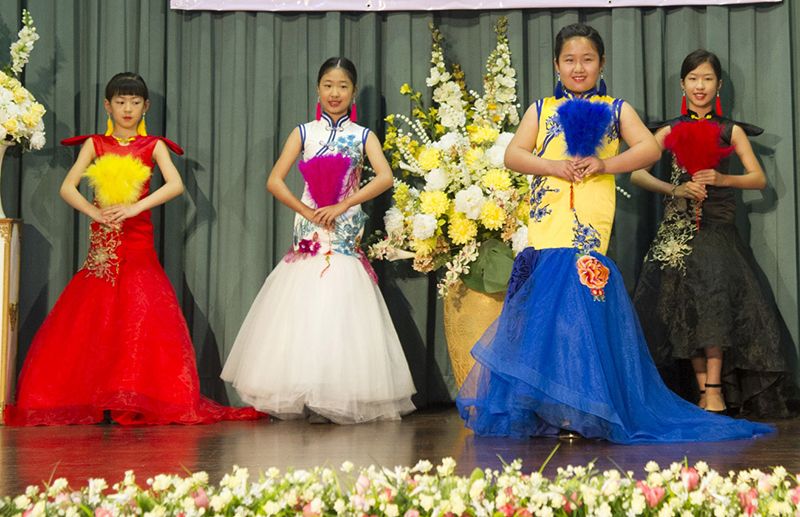 การแสดงของคณะทูตวัฒนธรรมเยาวชนดีเด่น 2108 จากสาธารณรัฐประชาชนจีน