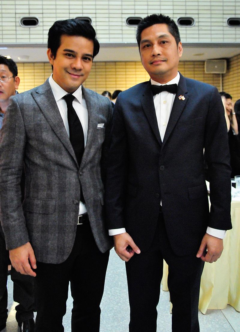 ดร.อัครวัฒน์ ศรีณรงค์ กับ ปณิธิ วสุรัตน์ กงสุลกิตติมศักดิ์ไซปรัสประจำประเทศไทย
