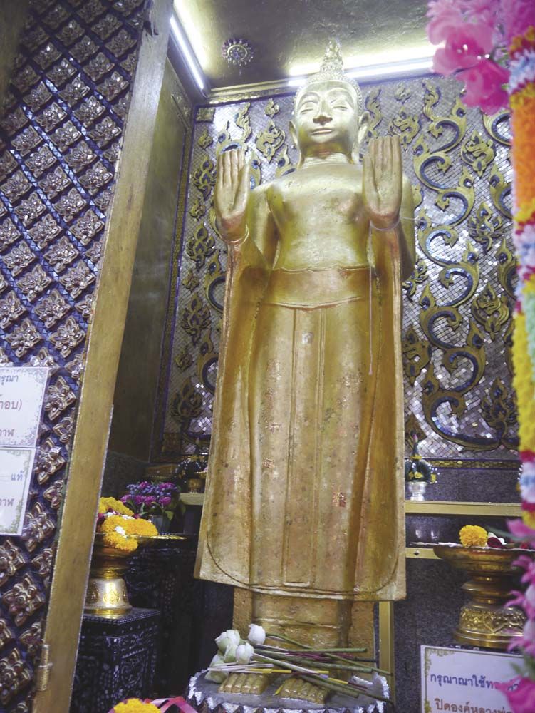 พระพุทธรูปยืนวัดกลางบางซื่อสมัยอยุธยา