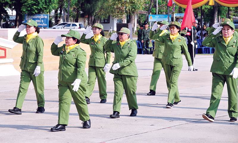 ม.ร.ว.วรรณาภรณ์ ศุขเนตร ประธานสหพันธ์ฯ กล่าวรายงาน โดยมีรองประธานฯ กาญจนา ฉิมพาลี, ประนอมทิวะพันธุ์ และ เพ็ญศรี อิ่มเอิบ ร่วมในพิธี
