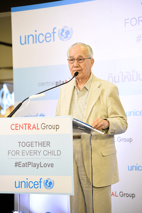 (ซ้าย) ดร.ประสาร ไตรรัตน์วรกุล, มร.โธมัส ดาวิน, สุทธิชัย จิราธิวัฒน์ และ ศ.กิตติคุณ ดร.สุทธิพันธ์
จิราธิวัฒน์