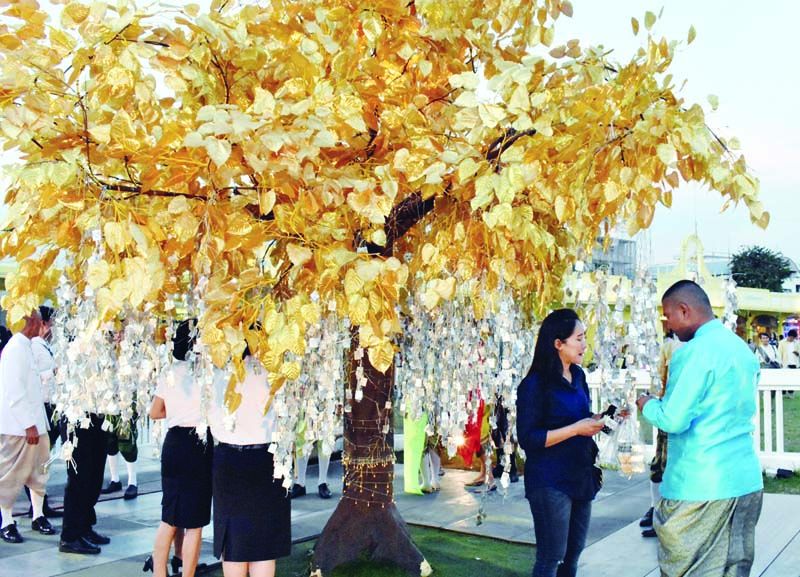 ต้นโพธิ์เงิน โพธิ์ทอง ชิงโชครางวัลต่างๆ เพื่อการกุศล ภายในสนามเสือป่า