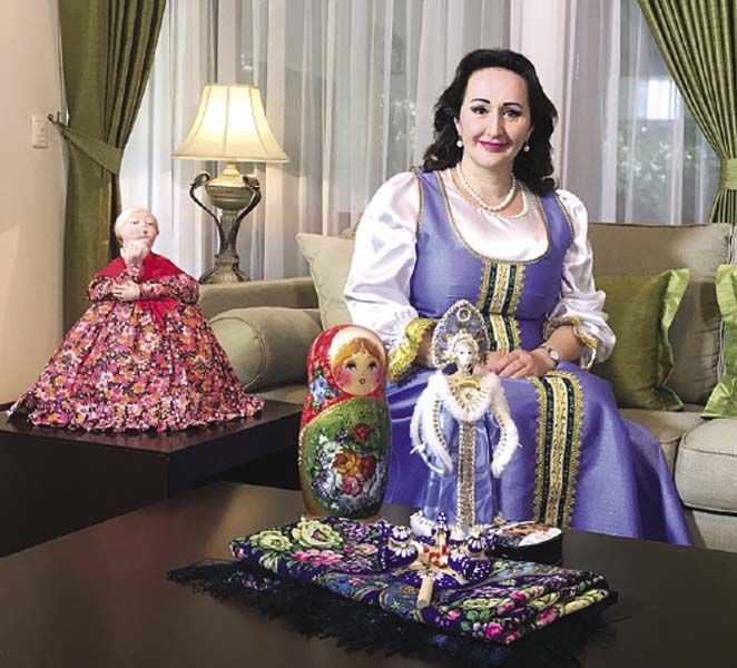 ประธานการจัดงาน มาดามโอลก้าวลาดิเมียร์รอฟน่า บาร์สกาย่า ภริยาออท.รัสเซีย