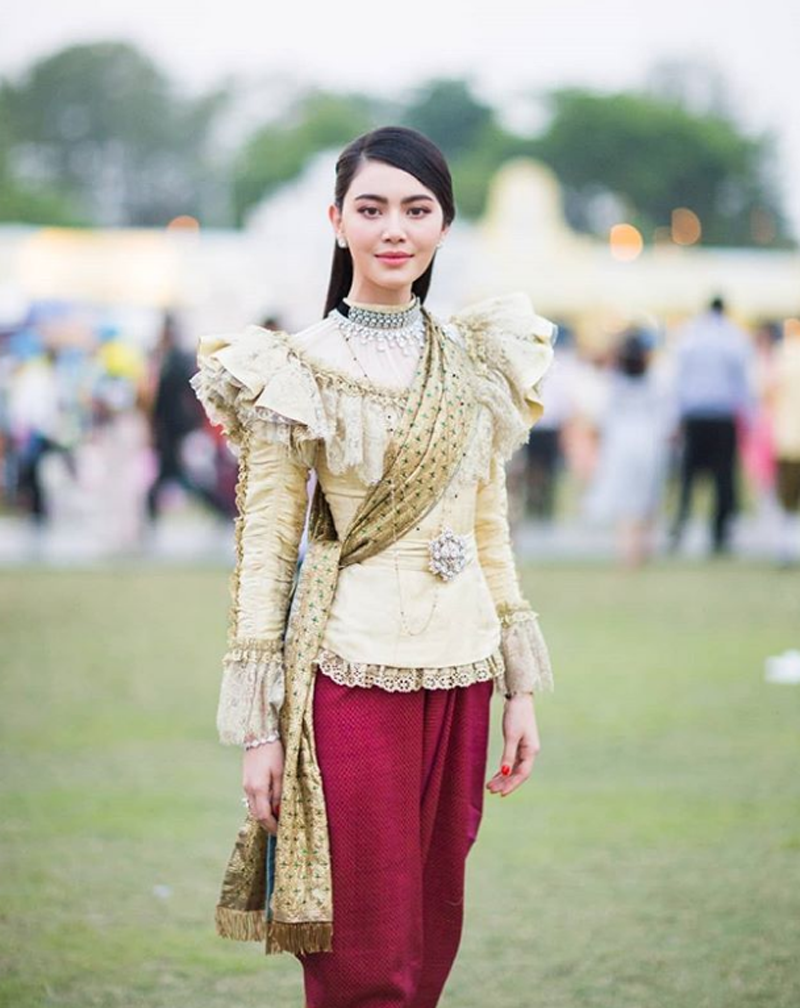 ใหม่ ดาวิกา