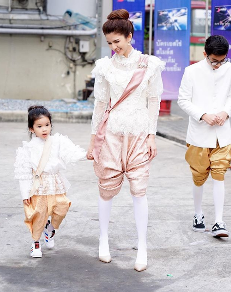 น้องมะลิ - แม่โบว์ แวนดา 