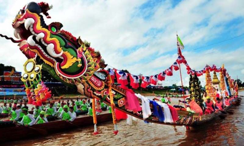 แข่งเรือในลำน้ำน่าน