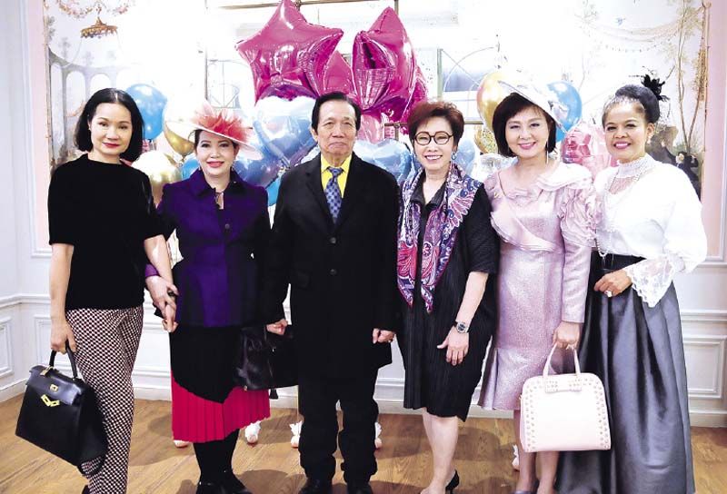 วราภรณ์ศิริบุญมา, วิภาดา ธรรมาวรานุคุปต์ ,พญ.รักษ์ฉนา อภิเกษมสันติ์  และ อโณทัย แวนคอร์ป ร่วมยินดี