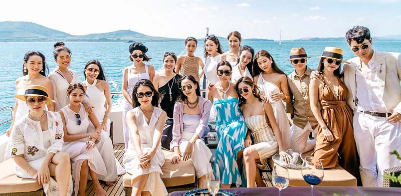 เหล่าเซเลบริตี้ร่วมล่องเรือซูเปอร์ยอชต์