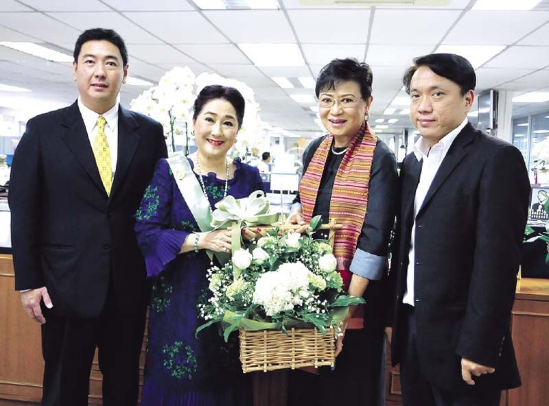 ดร.คุณหญิงกัลยา โสภณพนิช แฟนพันธุ์แท้แนวหน้ามาร่วมยินดีทุกปี