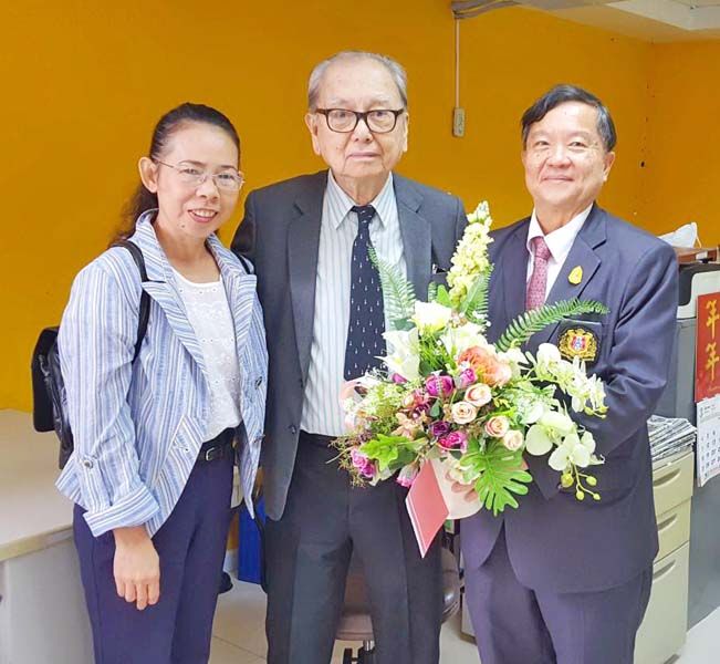 ชัยวัฒน์  วงศ์ศรีชนาลัย กับ ประสพสุข กอบน้ำเพ็ชร ในนามสมาคมอัสสัมชัญ