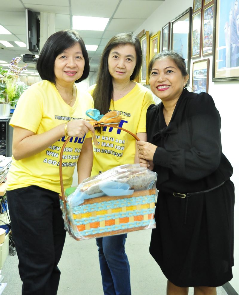 ผู้แทนจาก รมิดา รัสเซลล์ มณีเสถียร แห่ง บมจ.ไอ.ซี.ซี.