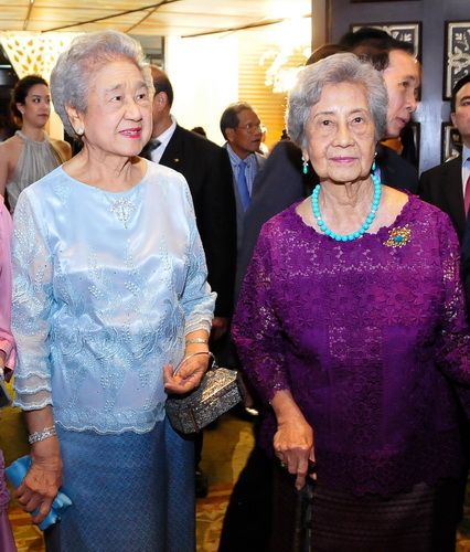 ท่านผู้หญิงอังกาบ บุณยัษฐิติ และ ท่านผู้หญิงทัศนีย์ บุณยคุปต์ 