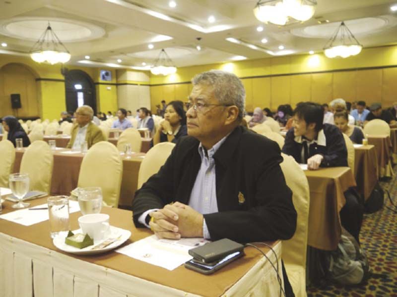 เอนก สีหามาตย์ จากศมส.