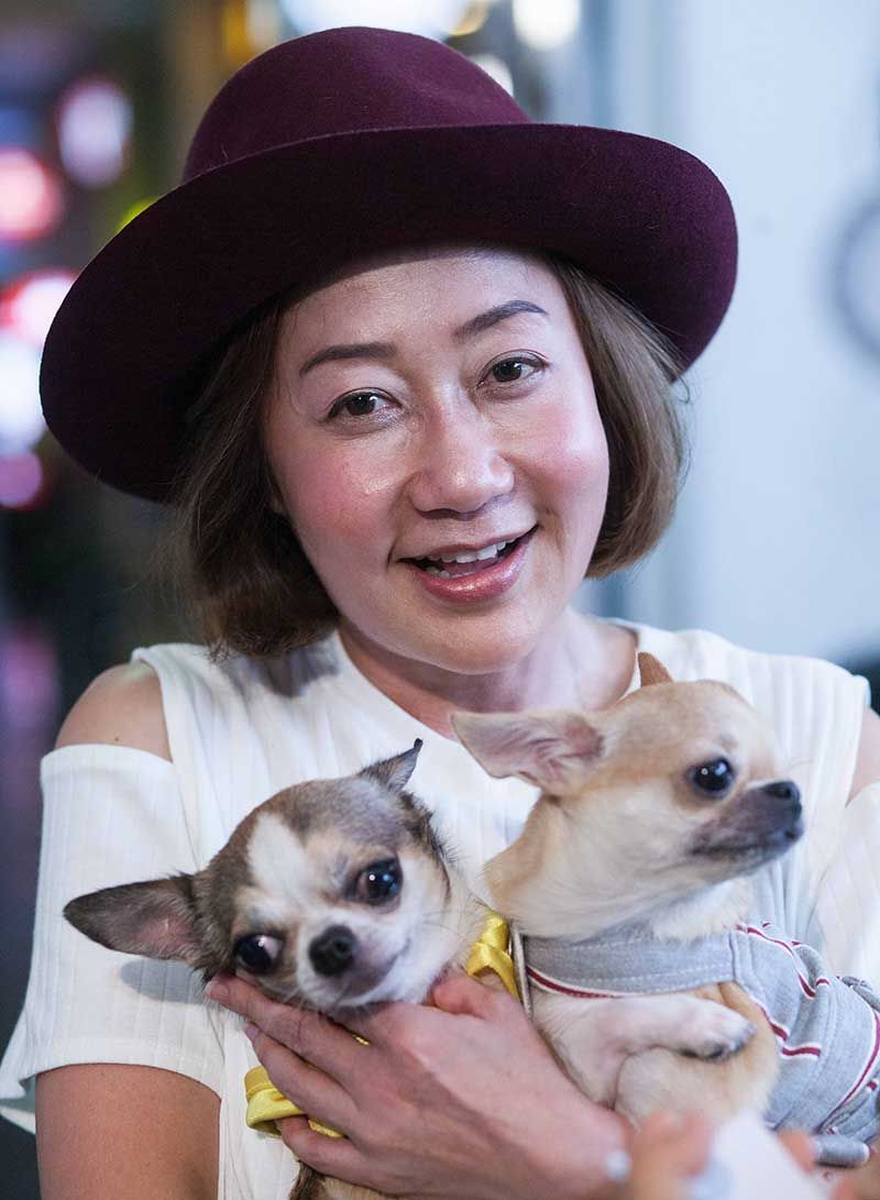 ศิรฐา  สุขสว่าง ผช.กก.ผอ.สายการตลาด บมจ.เอ็ม บี เค