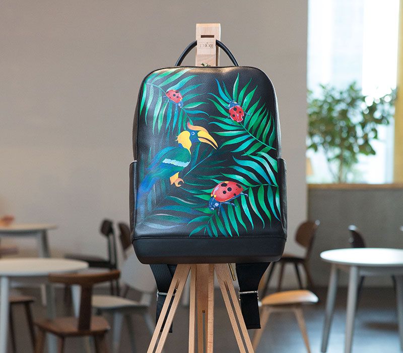 ผลงานของ ปอม ชาน - ธัชมาพรรณ จันทร์จำรัสแสง