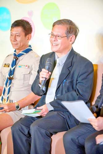 นพ.สุภกร บัวสาย