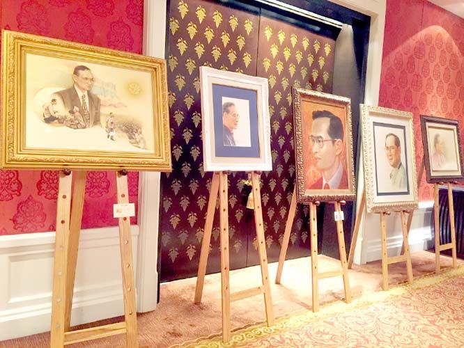 นิทรรศการ “ธรรมดี ที่พ่อทำ” บริเวณ โถงล็อบบี้ โรงแรมอนันตรา สยาม กรุงเทพ