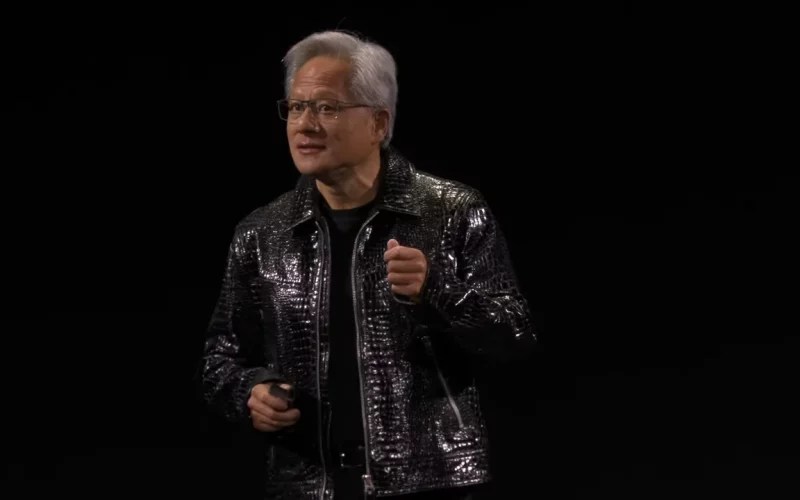 Nvidia黃仁勳強調開發者AI代幣預算應達年薪50% 預測產業營收將達兆美元規模