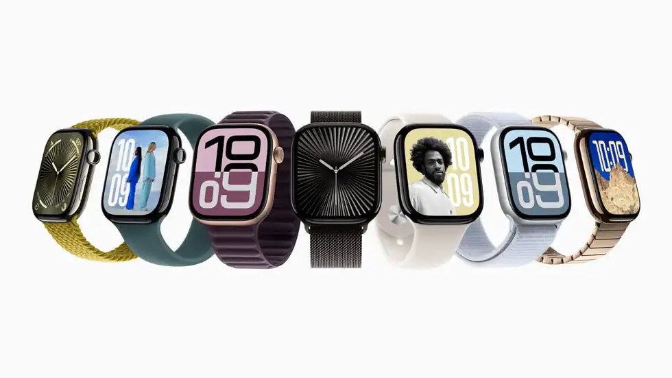 銀色與太空灰摺疊 iPhone Ultra 展開並列呈現。