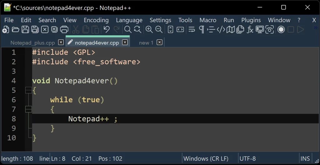 電腦螢幕呈現 NotePad++ Lite 的介面與全新簡約筆記本圖示。