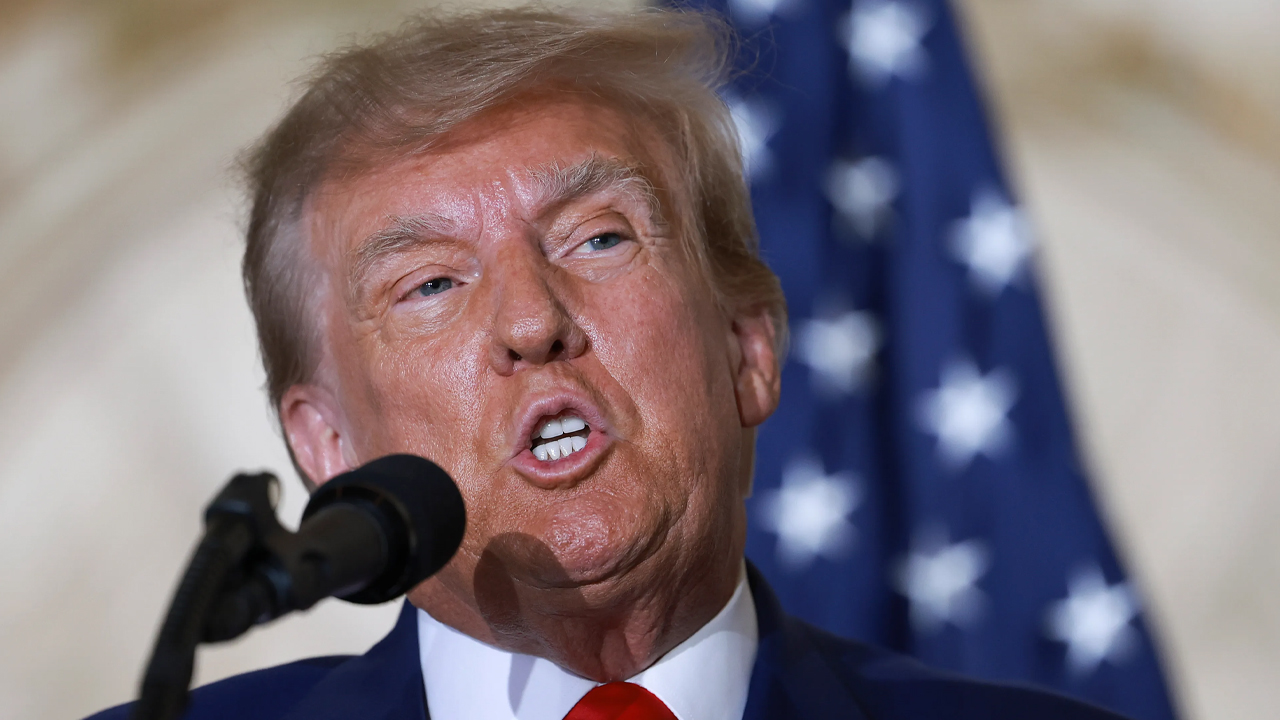 Trump attaque la sensibilisation à la cryptographie de Biden et déclare que « Biden ne sait même pas ce que c'est » lors du gala NFT