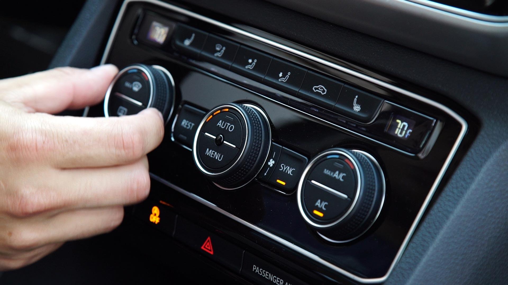4 reasons why your car shakes when ac is turned on - pakwheels blog on car air conditioner blowing hot air intermittently