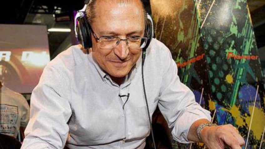 Make your own images with our meme generator or animated gif maker. Alckmin Publica Foto Em Que Aparece De Dj