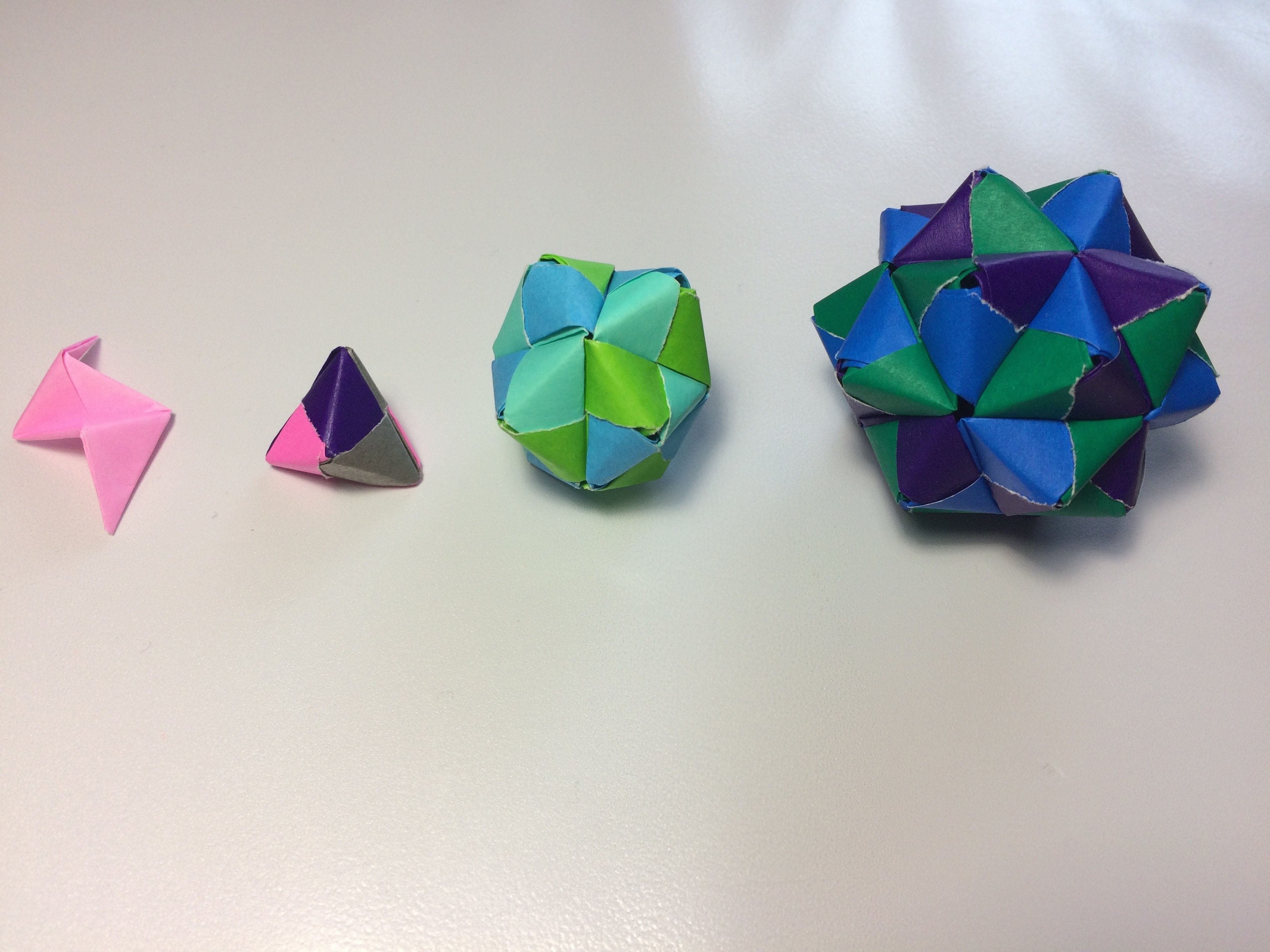Borrowed the idea of making variations to simple. Modular Origami Mei Han Skillshare