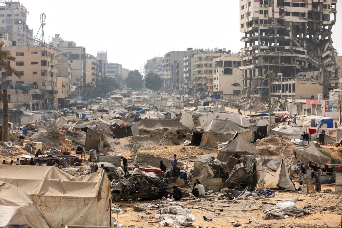 الغزيون بين المغادرة أو الموت الغزيون بين المغادرة أو الموت