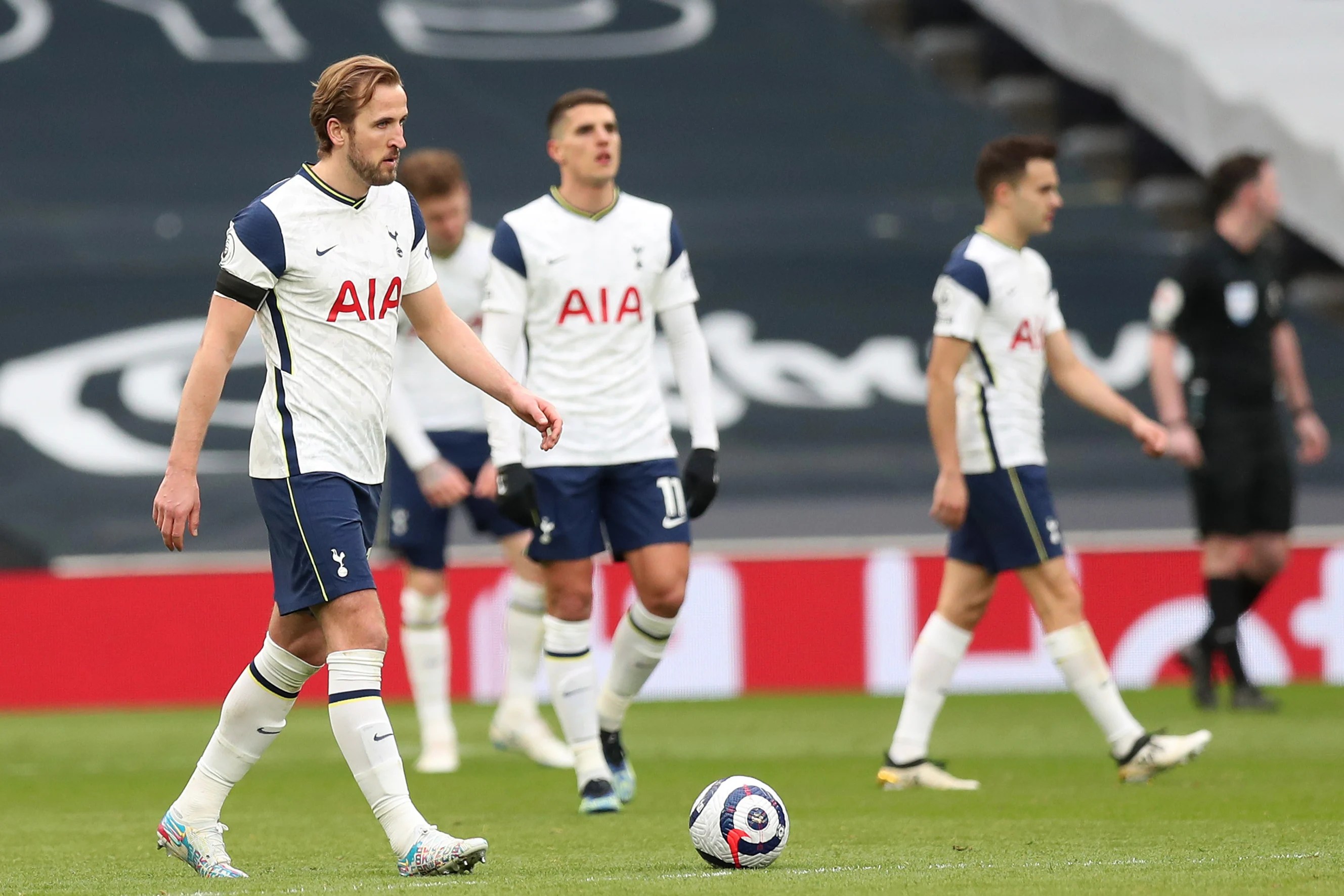 In spite of all of kane's goals and assists, their trophy cabinet . Tottenham trolled by paint supplier Dulux over âunused